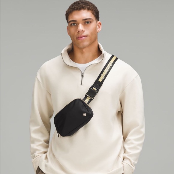 LULULEMON 1L BLACK/GOLD/WHT BELT BAG - Picture 7 of 11
